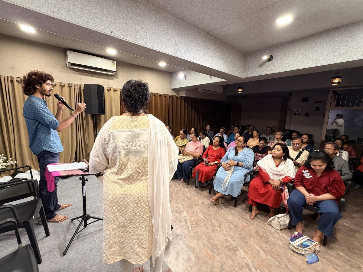 Audience and performance at Shreenaad
